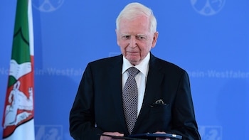 Zur Hausen propuso la hipótesis