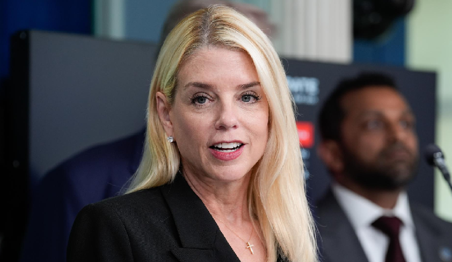 Donald Trump destituyó a la fiscal general de EEUU Pam Bondi