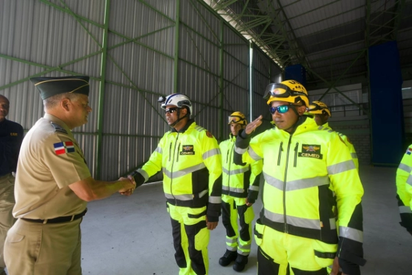 República Dominicana envía un nuevo contingente de rescate a Venezuela tras terremotos